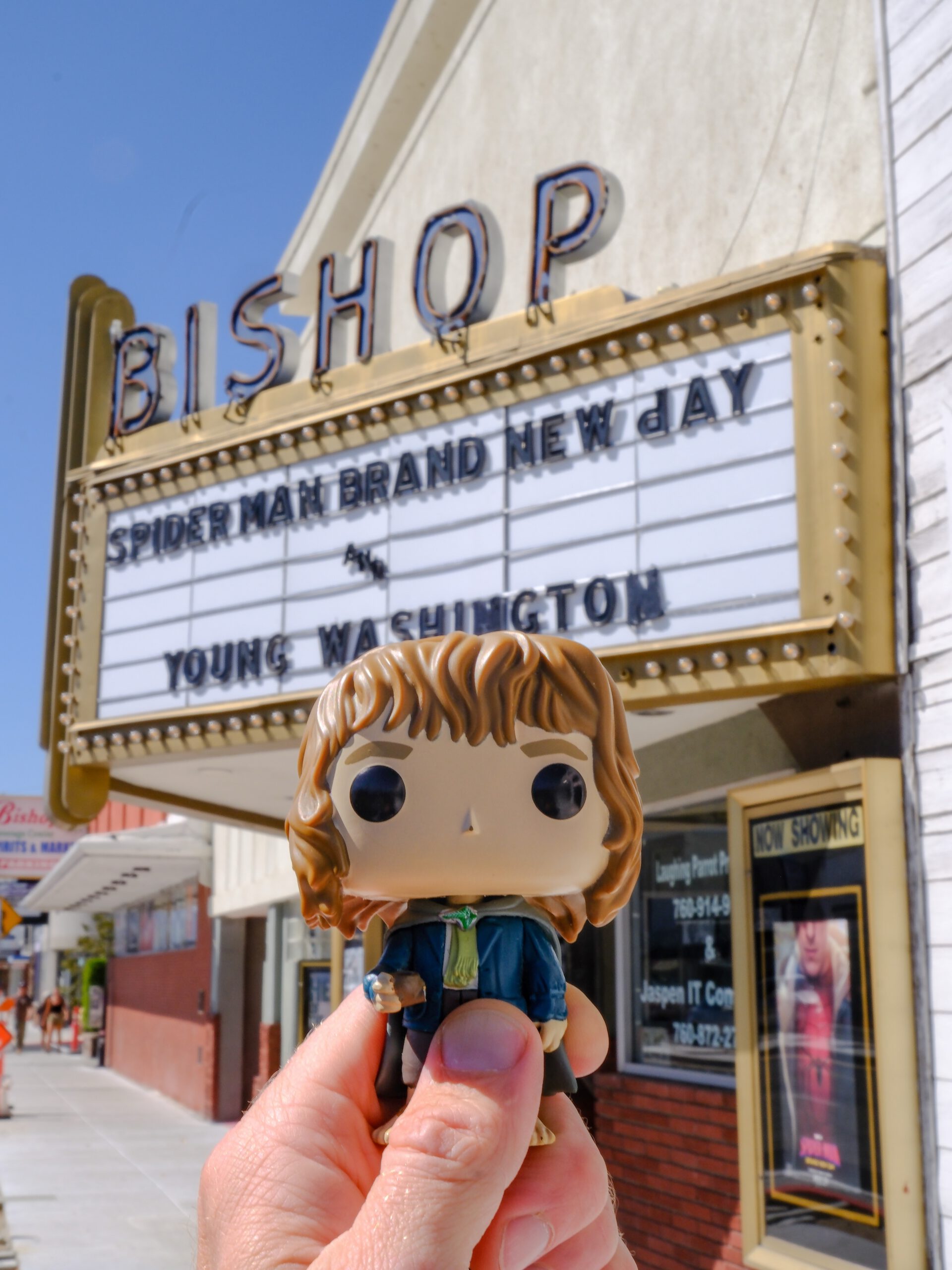 In which Pippin is starved for media…